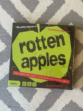 NWT Rotten Apples Party Card Game